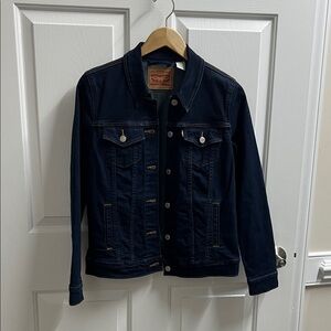 Levi's women’s Blue Denim jeans Jacket size small S NWOT
